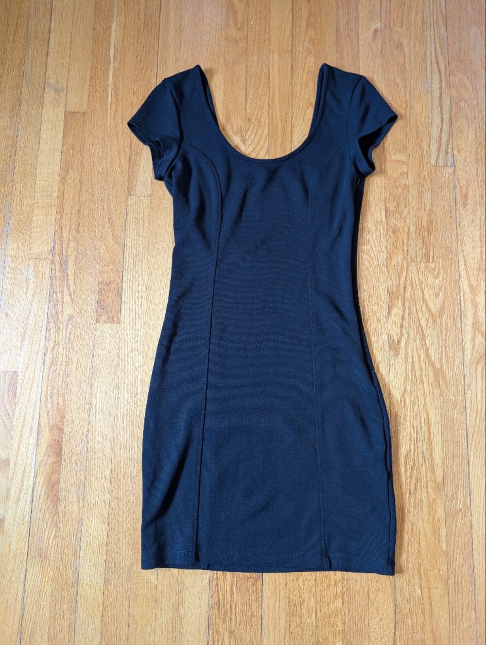 GUESS Black Scoop Neck Cap Sleeve Bodycon Mini Dress - Size S